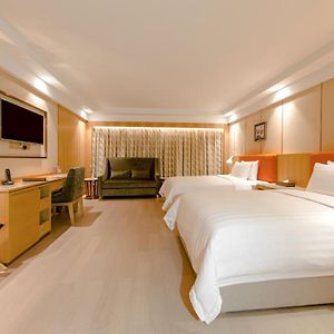 Deluxe Grand Room
